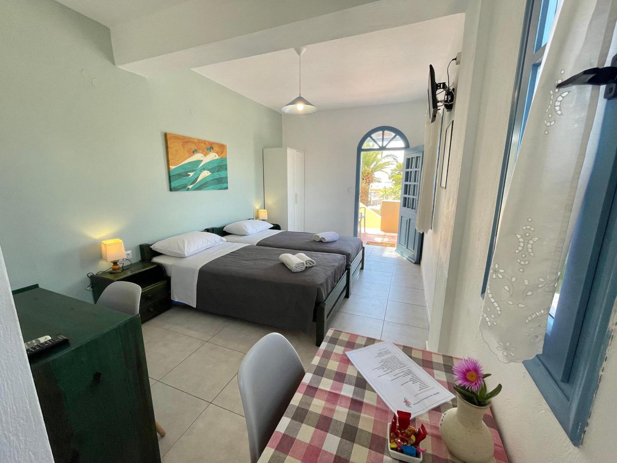 Asterias Mini Coastal Apartments เปริโวลอส ภายนอก รูปภาพ