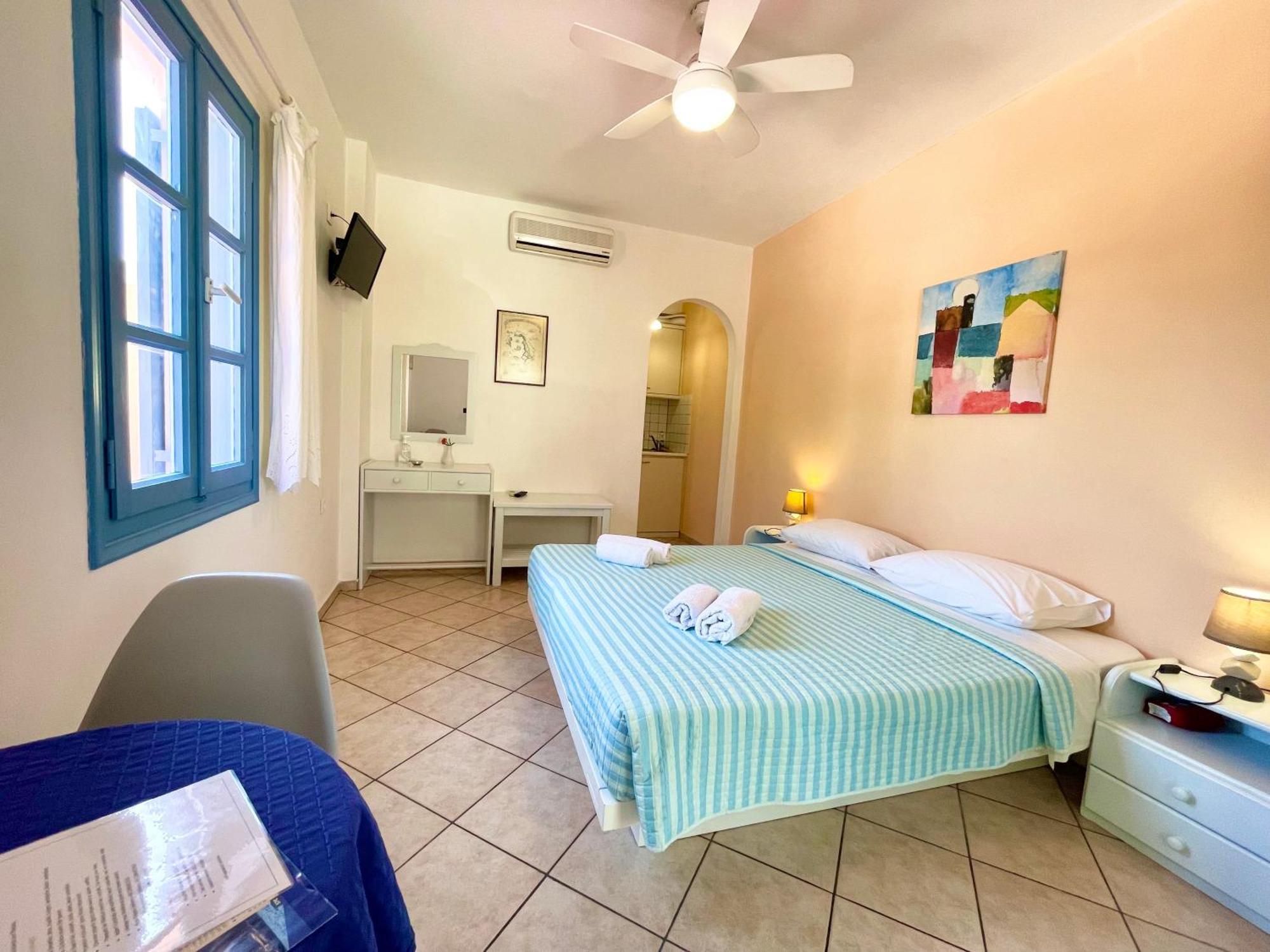 Asterias Mini Coastal Apartments เปริโวลอส ภายนอก รูปภาพ