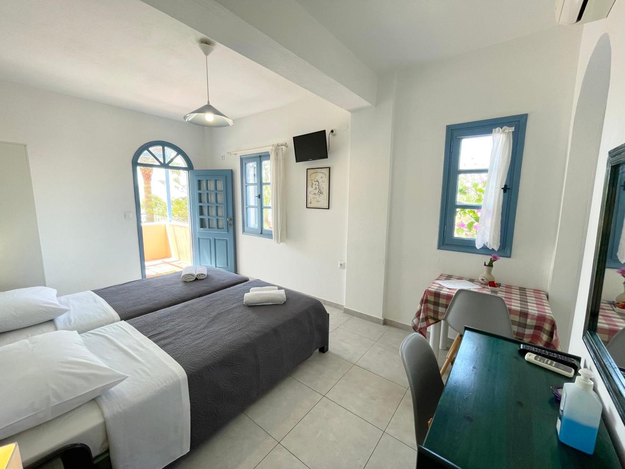 Asterias Mini Coastal Apartments เปริโวลอส ภายนอก รูปภาพ