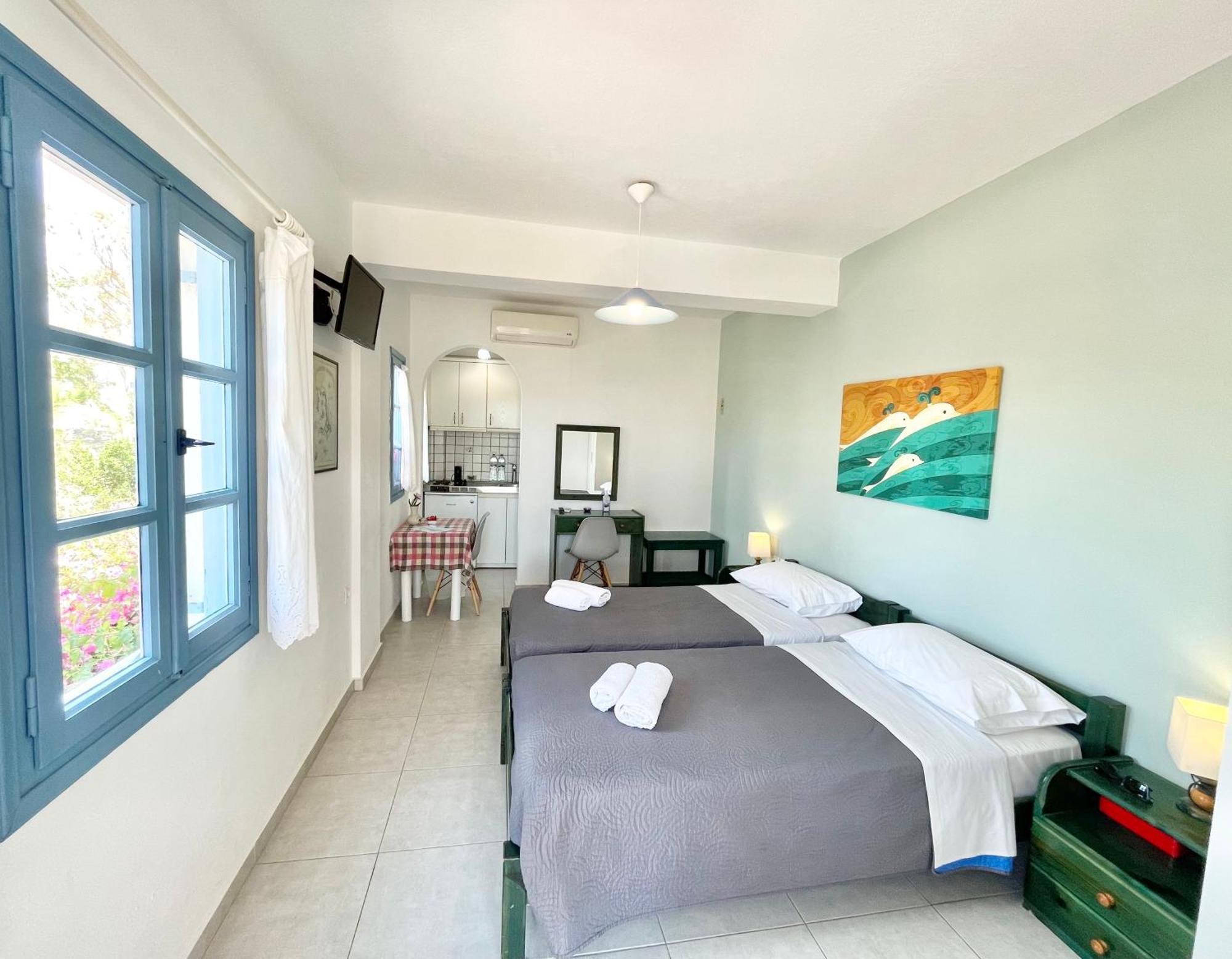 Asterias Mini Coastal Apartments เปริโวลอส ภายนอก รูปภาพ