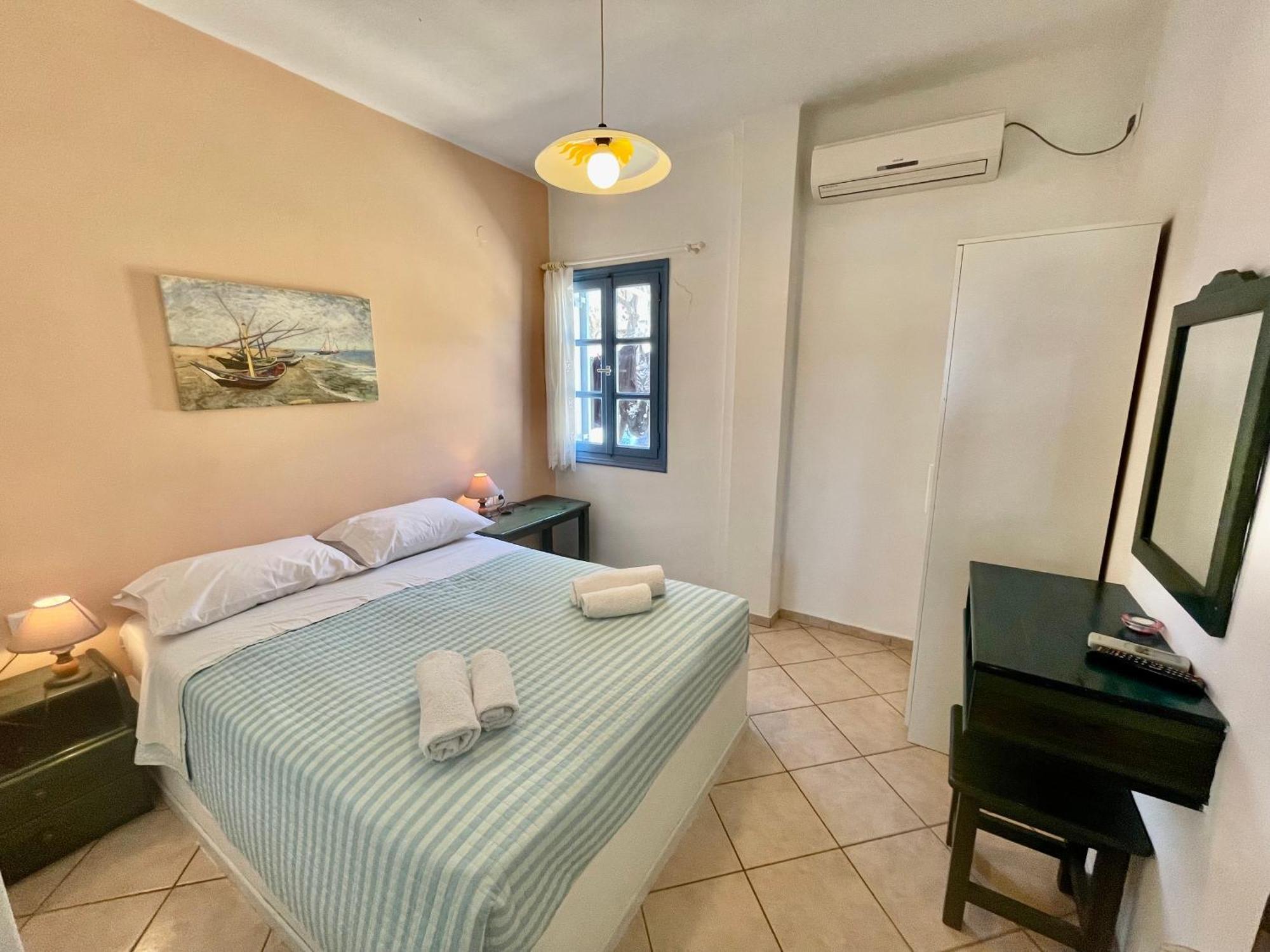 Asterias Mini Coastal Apartments เปริโวลอส ภายนอก รูปภาพ