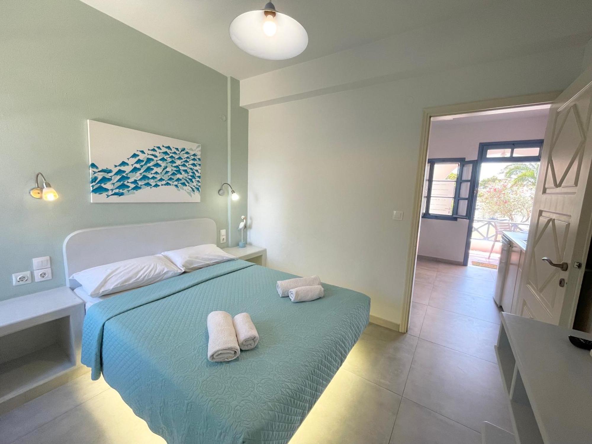 Asterias Mini Coastal Apartments เปริโวลอส ภายนอก รูปภาพ
