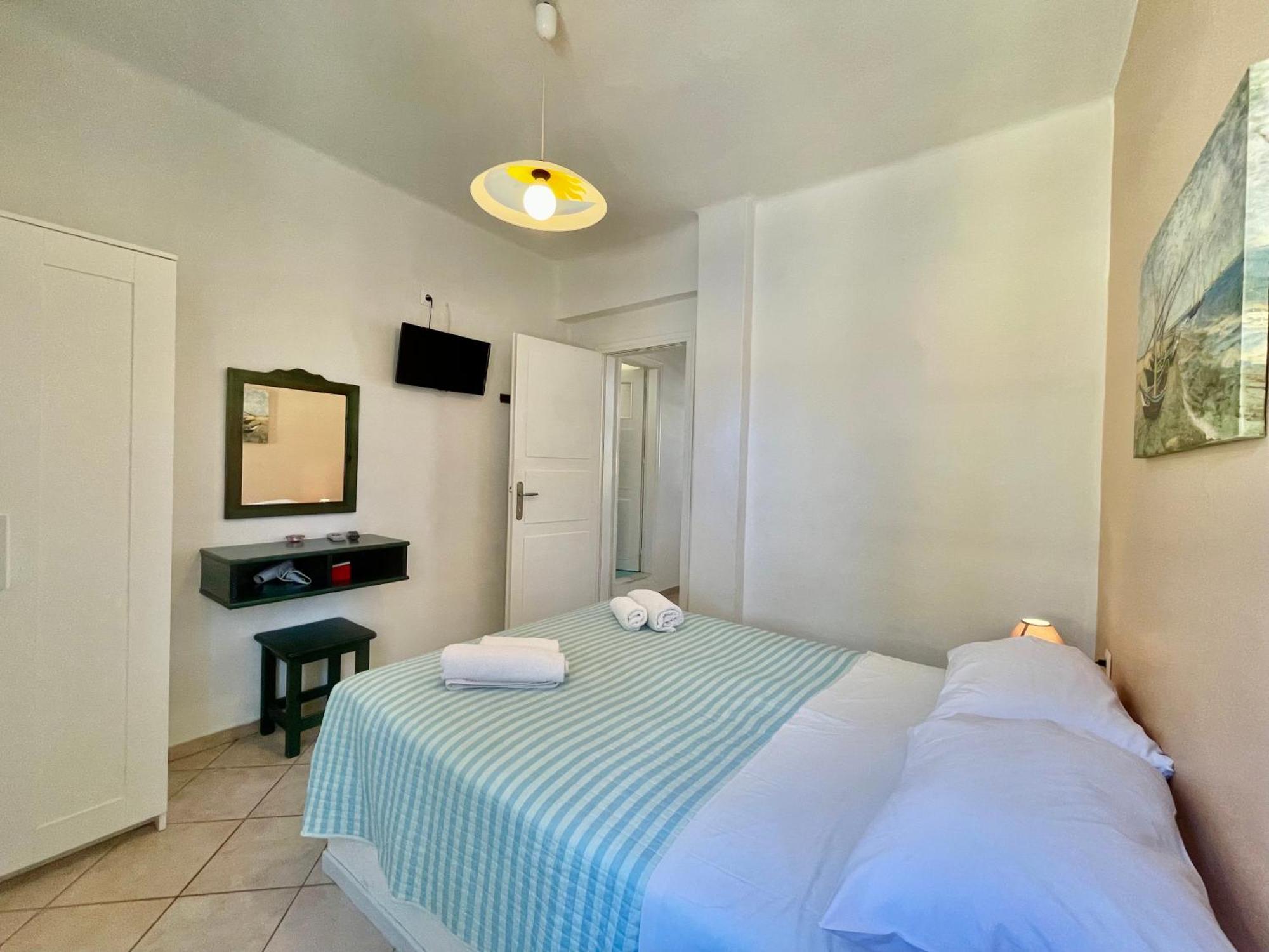 Asterias Mini Coastal Apartments เปริโวลอส ภายนอก รูปภาพ