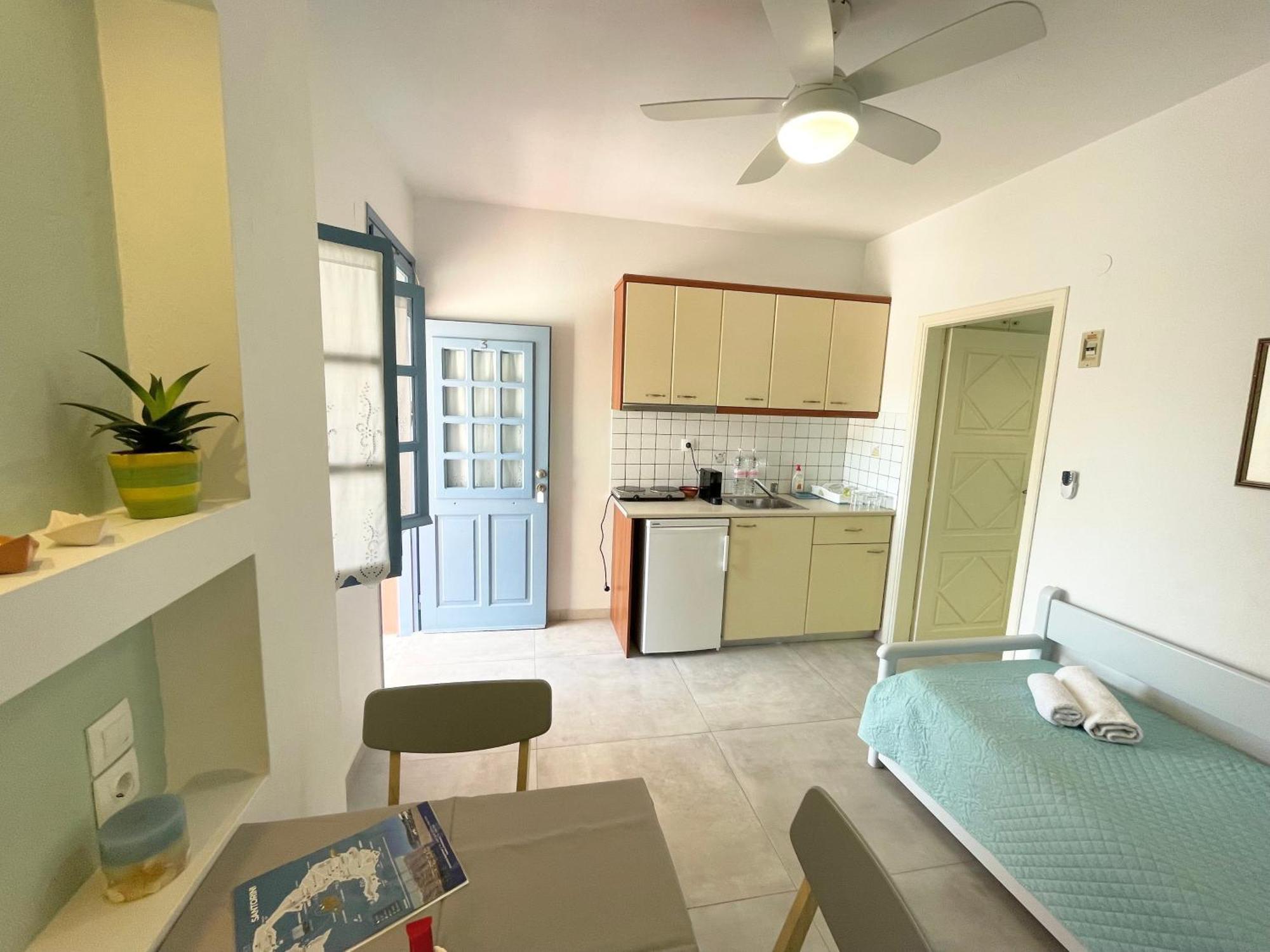 Asterias Mini Coastal Apartments เปริโวลอส ภายนอก รูปภาพ